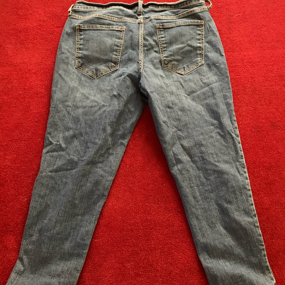 Women Capri pants size 12